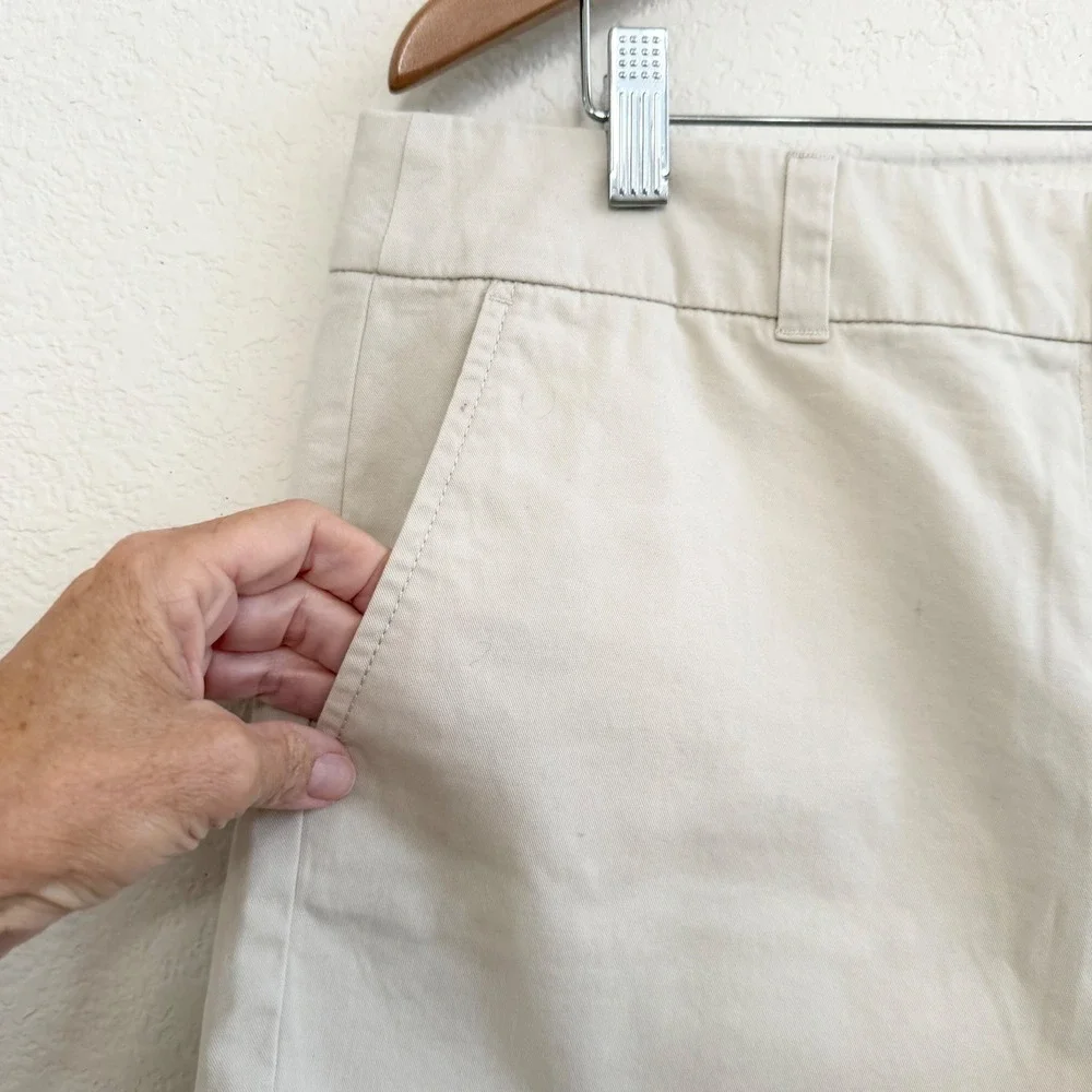 LOFT Outlet Womens Khaki Chino Shorts Beige 4 Inch Inseam Size 12‎ Mid Rise